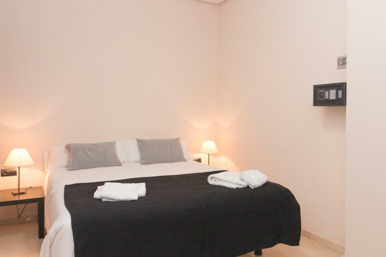Bet Apartments - Canovas Rooms Valencia Kültér fotó